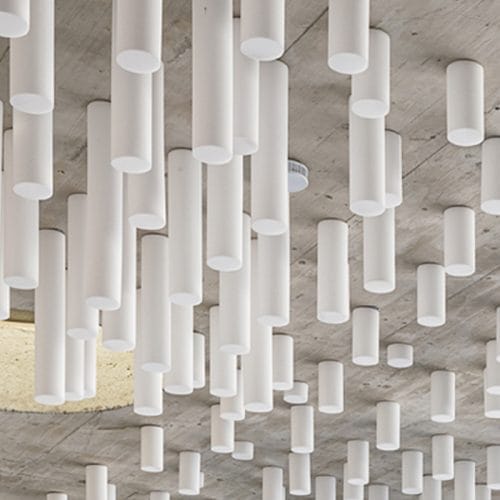 lostinarchitecture_HOM_4_Detail_ Akustikdecke als umgekehrter Geländeverlauf
