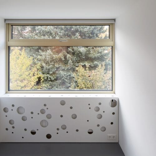 lostinarchitecture_ Interior Design_ Kinderzimmer mit Blick zum Garten