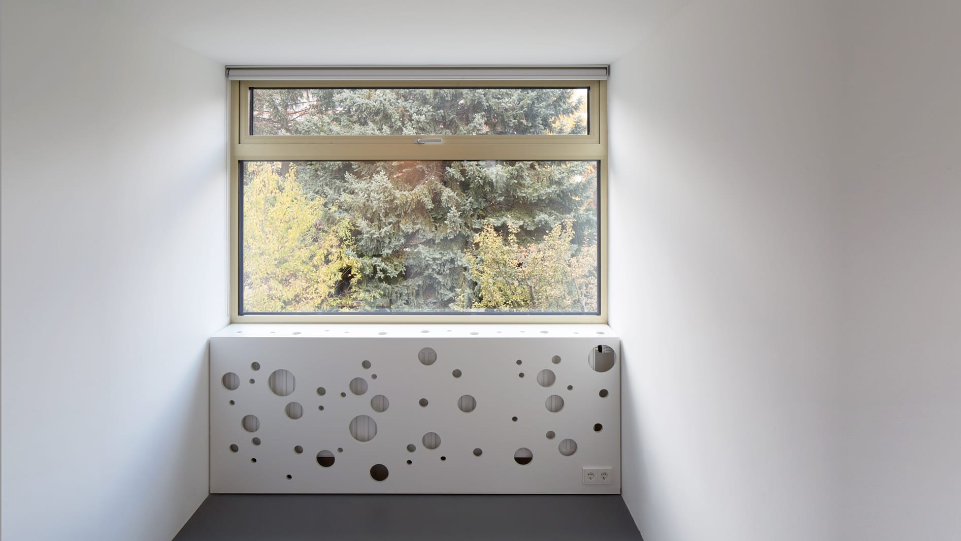 lostinarchitecture_ Interior Design_ Kinderzimmer mit Blick zum Garten