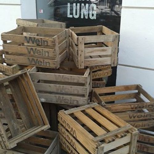 lostinarchitecture_Ausgangsprodukt_Weinkisten, recycling Weinlokal