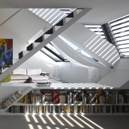 lostinarchitecture_Dachgeschoßausbau mit Dachaufbauten und Stiegenlandschaft