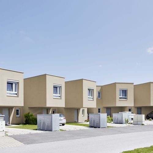 lostinarchitecture_Reihenhäuser 3er Modul , Auskragung als Carport