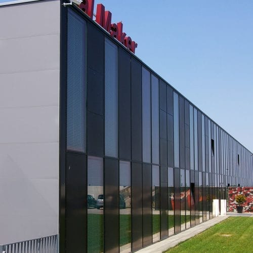lostinarchitecture_Bürogebäude der Fa. Sealmaker mit modularer Glas Alufassade