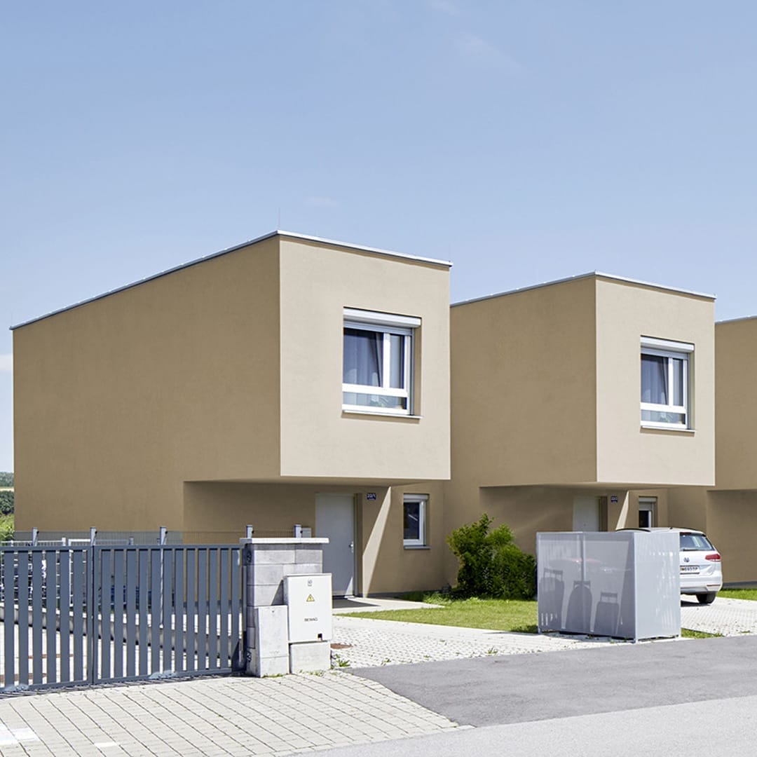 Reihenhäuser intergrieren sich aufgrund Ihrer Kleinteiligkeit in das ländliche Ambiente